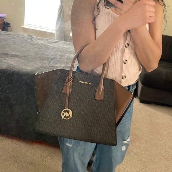 Large purse - Picture 3 of 6